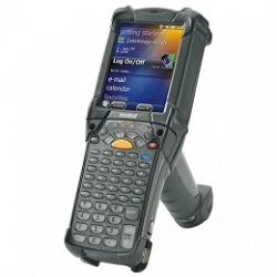 Zebra MC9200 Standard. 2D. ER. BT. WLAN. Pistola. Disp.. WEC 7